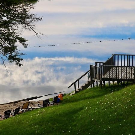 Otter Lake Sunny Point Resort מראה חיצוני תמונה