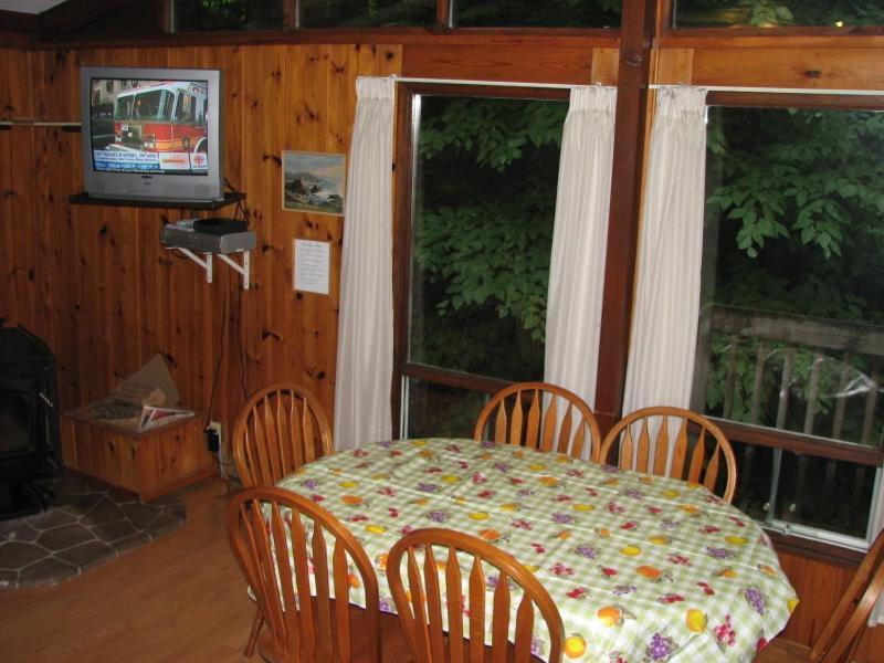 Otter Lake Sunny Point Resort מראה חיצוני תמונה