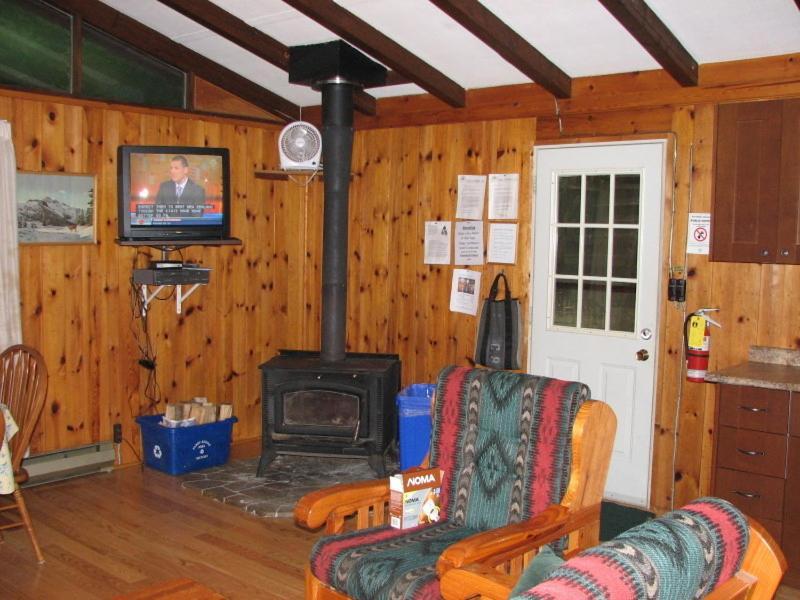 Otter Lake Sunny Point Resort מראה חיצוני תמונה