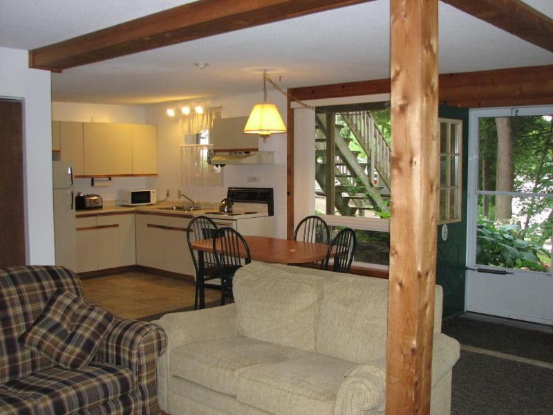 Otter Lake Sunny Point Resort מראה חיצוני תמונה