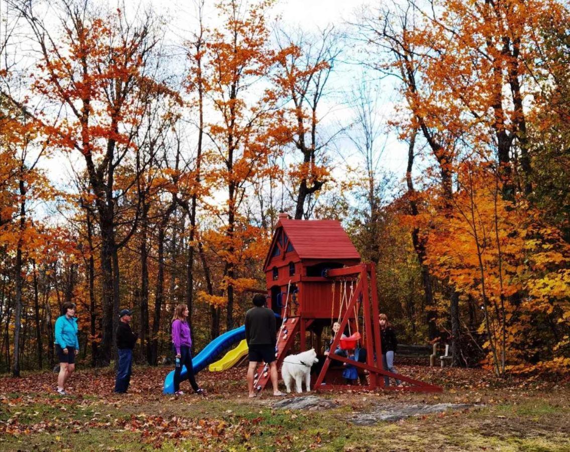 Otter Lake Sunny Point Resort מראה חיצוני תמונה