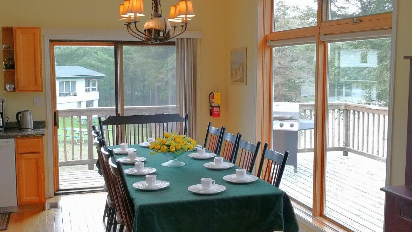Otter Lake Sunny Point Resort מראה חיצוני תמונה