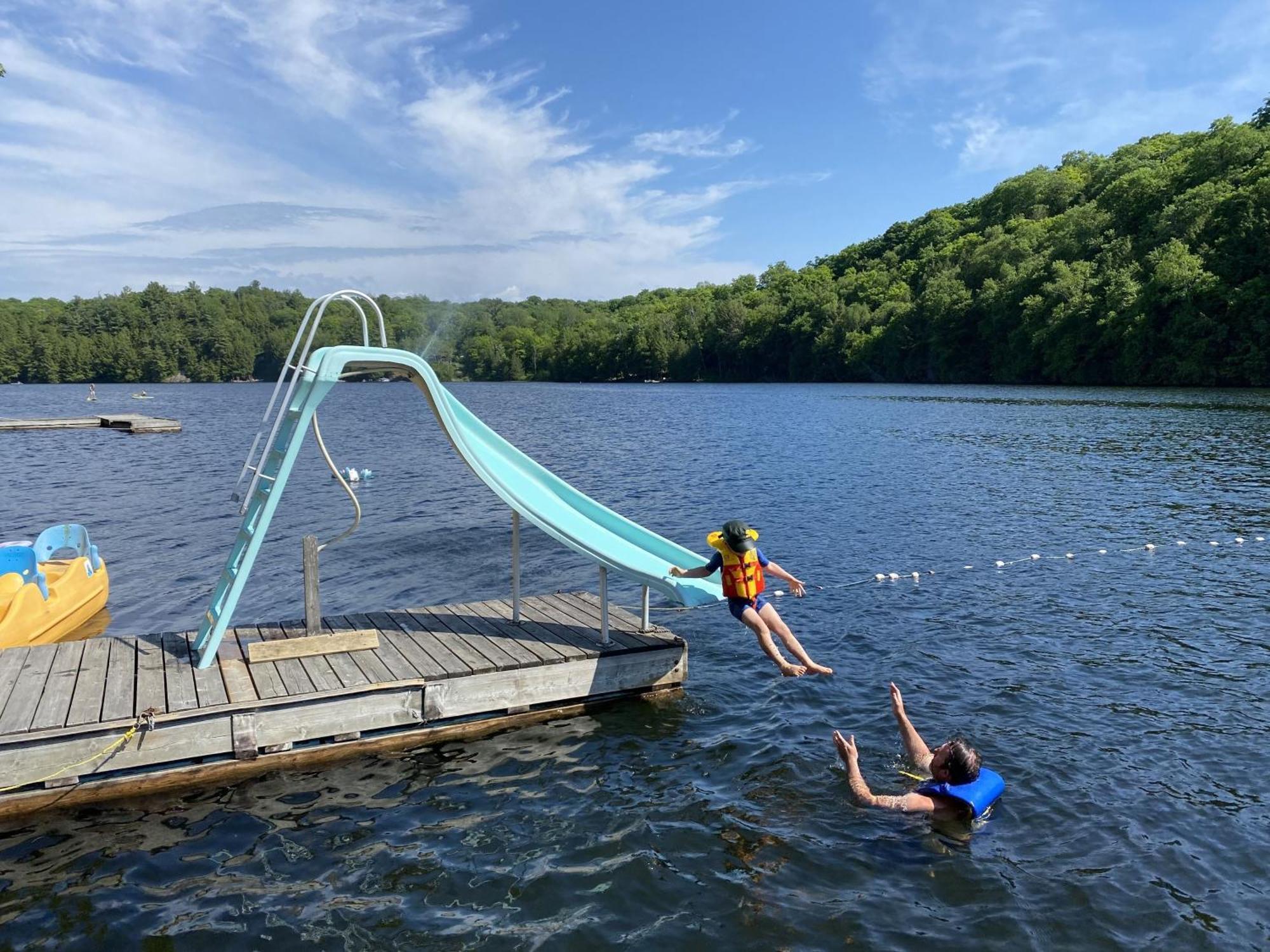 Otter Lake Sunny Point Resort מראה חיצוני תמונה