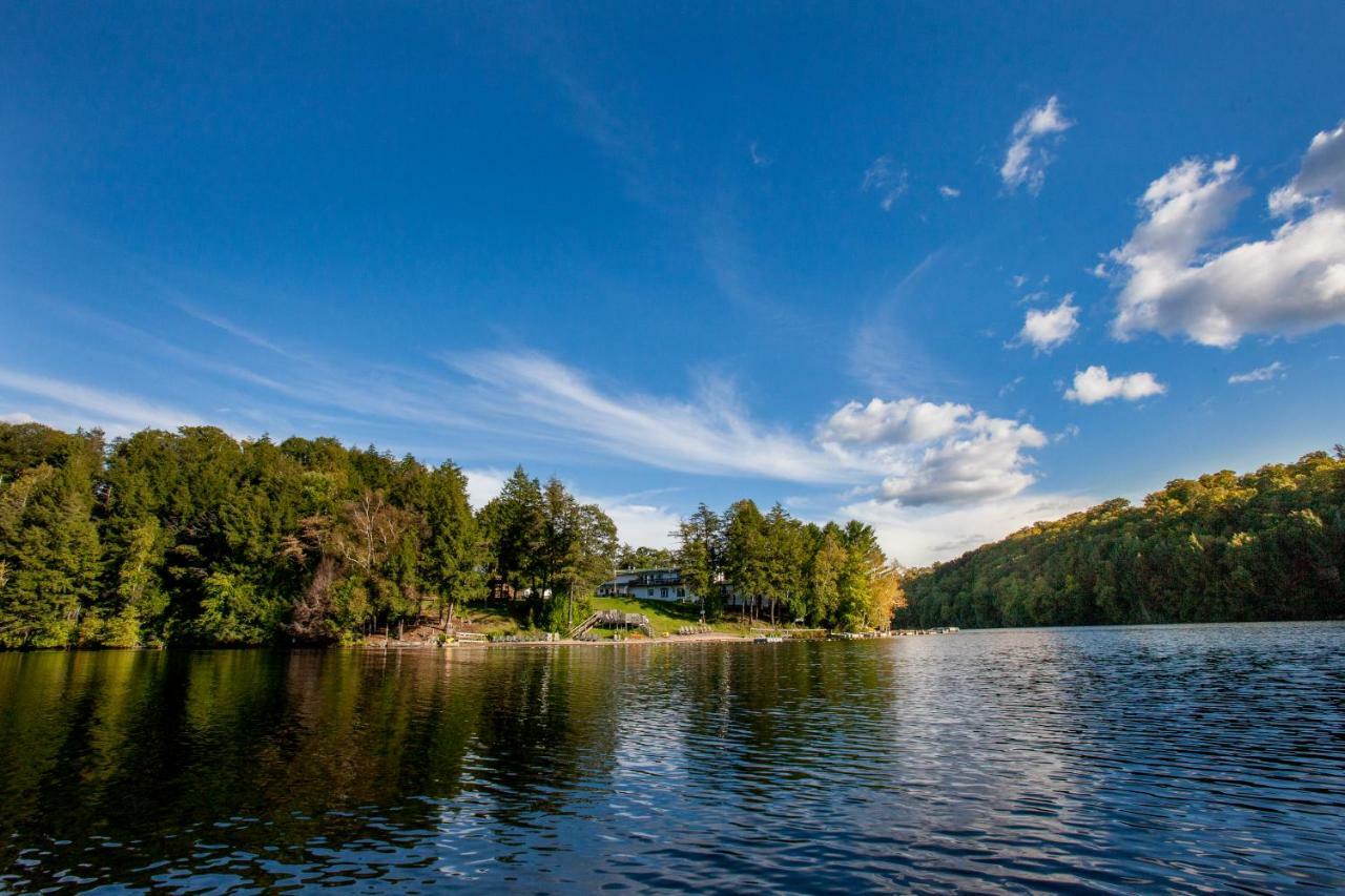 Otter Lake Sunny Point Resort מראה חיצוני תמונה