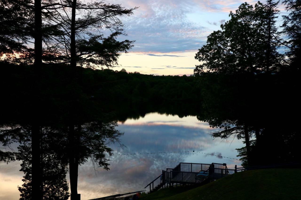 Otter Lake Sunny Point Resort מראה חיצוני תמונה
