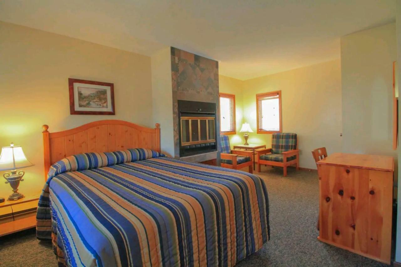 Otter Lake Sunny Point Resort מראה חיצוני תמונה