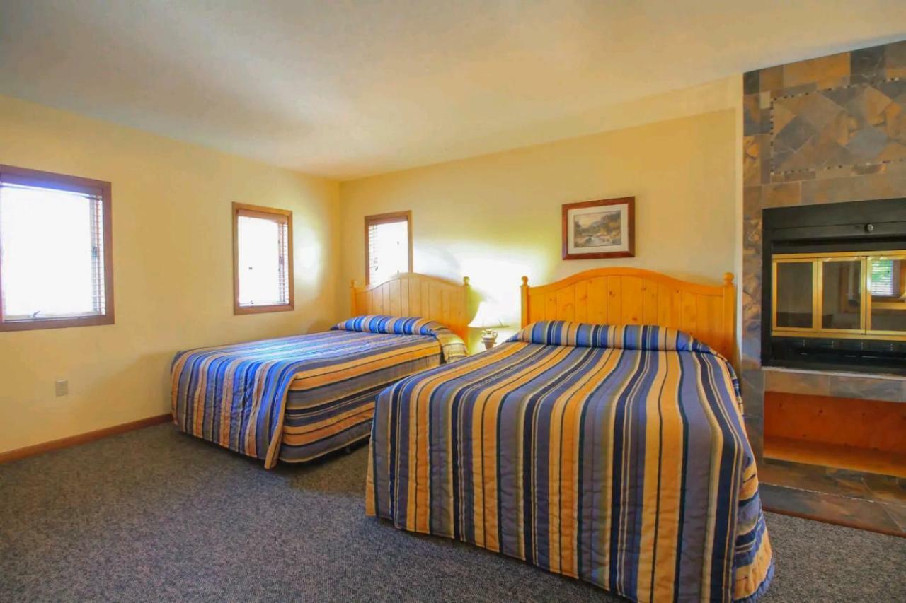 Otter Lake Sunny Point Resort מראה חיצוני תמונה